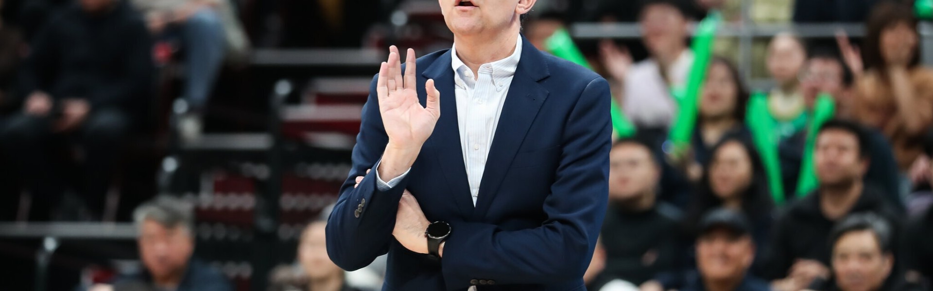 开云入口-乌戈：哈维需要第三节那样的手感找回节奏 我尽可能给每个人机会