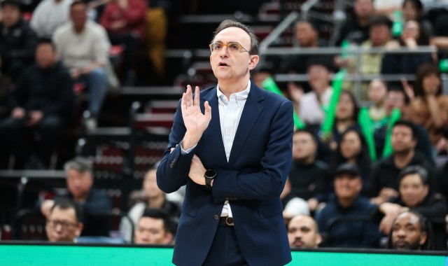 开云入口-乌戈：哈维需要第三节那样的手感找回节奏 我尽可能给每个人机会