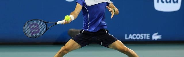 开云体育官网-张奔斗：283周之后 迪米特洛夫重返世界前10