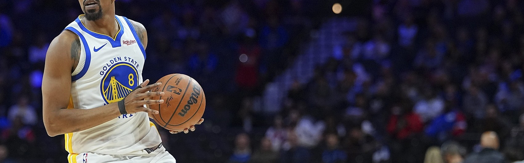 开云APP-万箭齐发！勇士外线疯狂发炮 连中6记三分一举获得16分领先