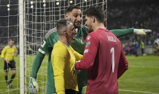 多纳鲁马试图撕毁对方门将小纸条，波黑媒体表达强烈不满