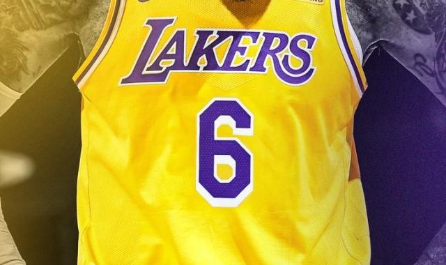 开云体育官网-从詹姆斯换号说起，湖人队还有哪些名将换过号码？