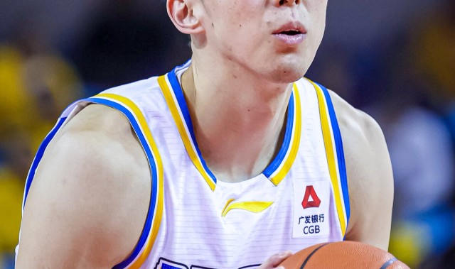 周琦出战26分钟 3中1&amp;罚球10中6拿到8分7板4助1断2帽 正负值+23